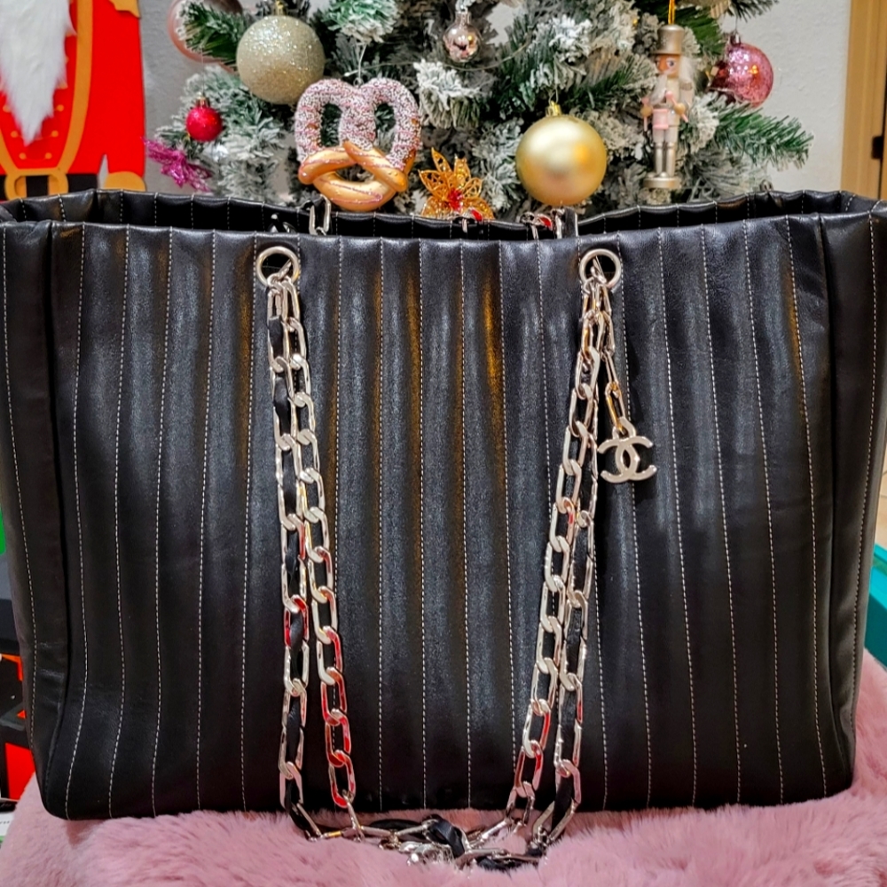CHANEL MADEMOISELLE Black Leather Silver Hardware / Chain vertical tote